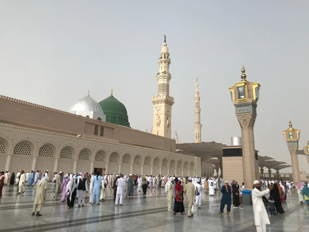 Coupole verte et minarets de la Mosquée du Prophète à Médine